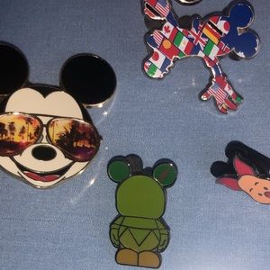 Bundle of 7 Disney pins